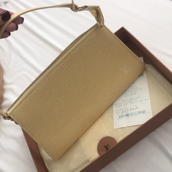 Handbags - Louis Vuitton Epi Pochette